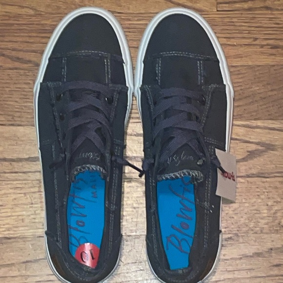 New Blowfish Slip On Sneakers - Picture 1 of 1